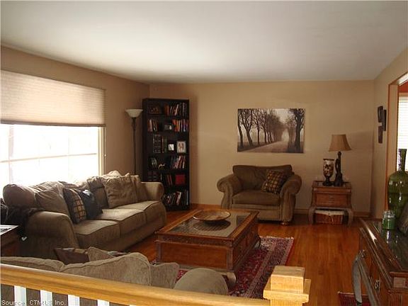 5th image of 165 Brentwood Dr