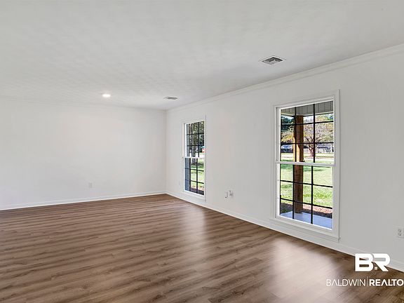 5th image of 505 W 7th St