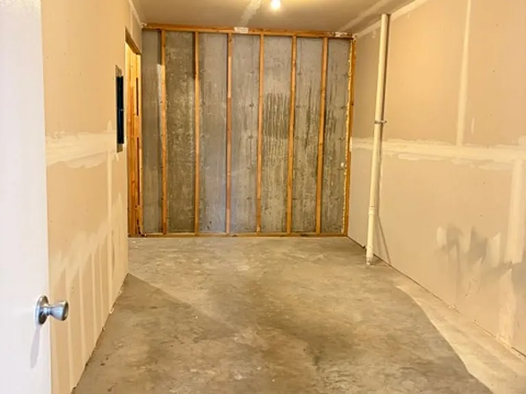 2202 W Jonquil Ln — Photo 20