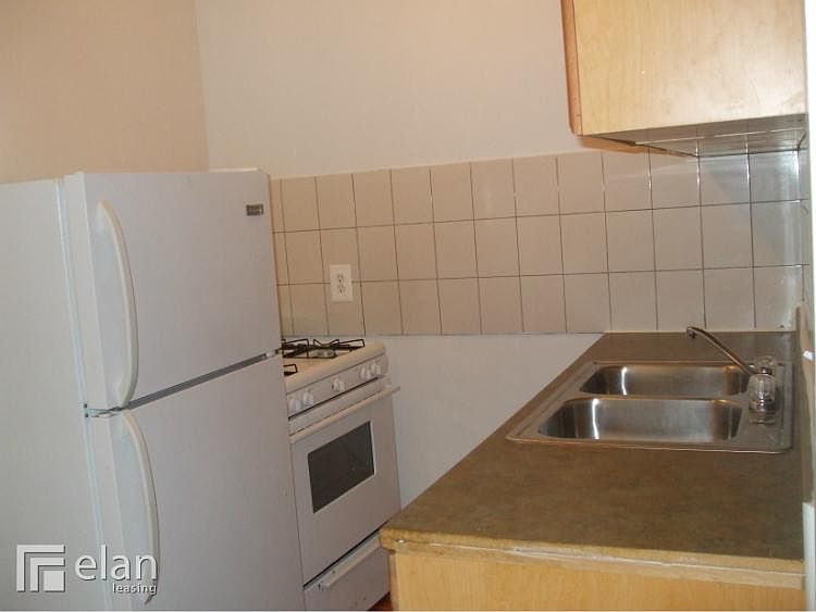 1st image of 1619 W Morse Ave APT 303