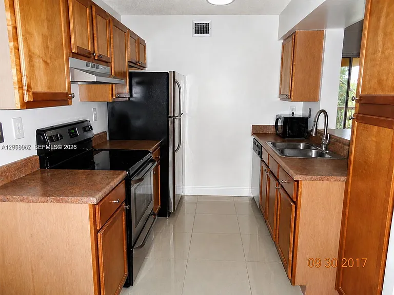 4970 NW 97th Pl #309 — Photo 2