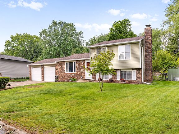 2nd image of 7838 Savannah Dr