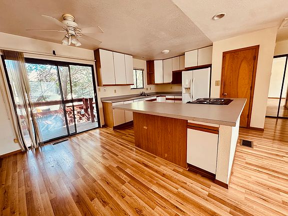 2nd image of 5465 White Pl