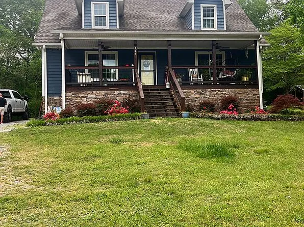 225 E Massachusetts Ave, Whitwell, TN 37397