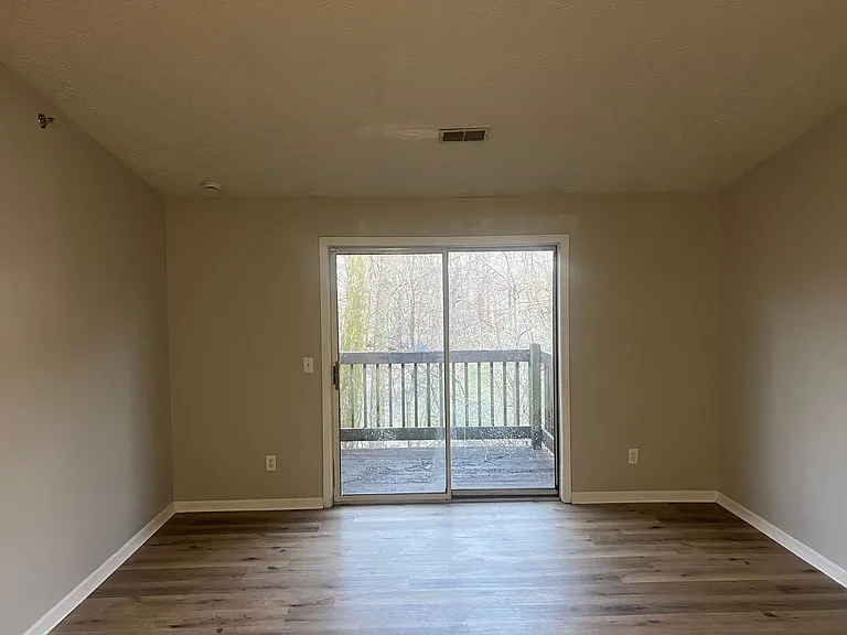 726 W Jefferson St — Photo 26