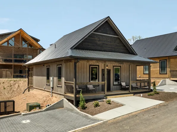 575 Warbonnet Way, Pigeon Forge, TN 37863