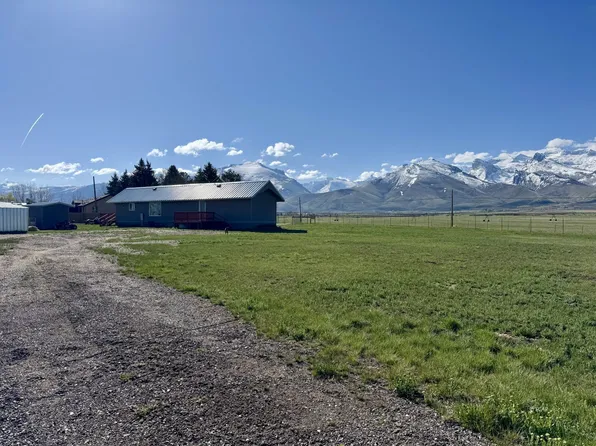 201 Broken Arrow Ln, Spring Creek, NV 89815