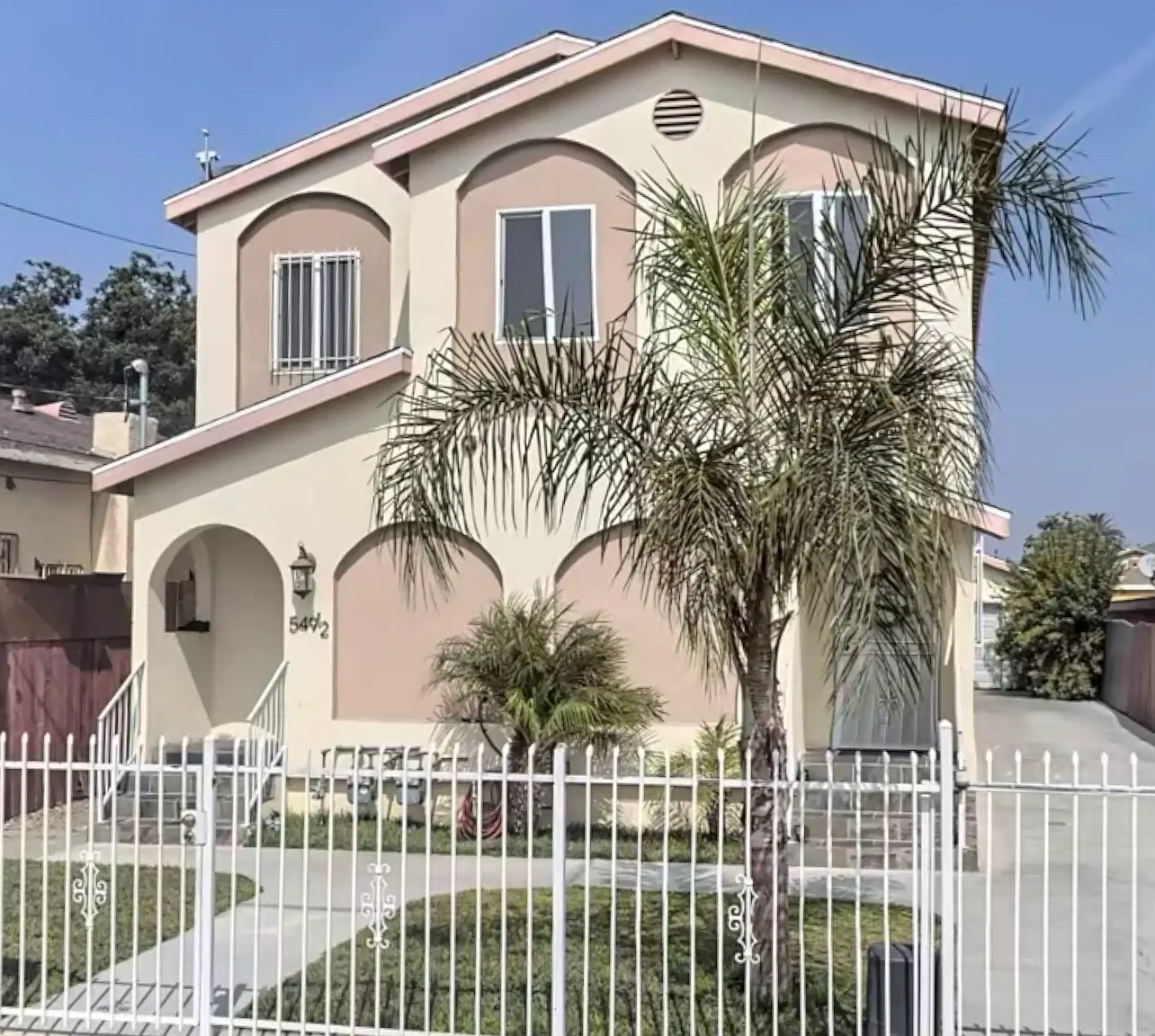 4 bed, 2.5 bath, 3000 sqft, $3,800 — Photo 1