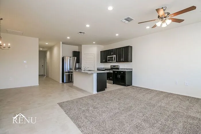 4 bed, 2.0 bath, 1701 sqft, $2,290 — Photo 4
