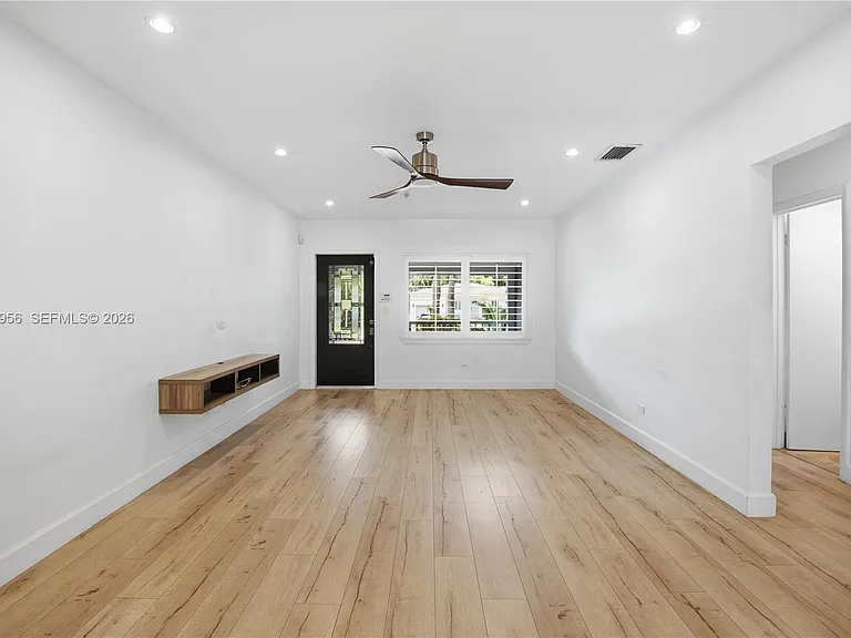 7220 SW 53rd Ct — Photo 4