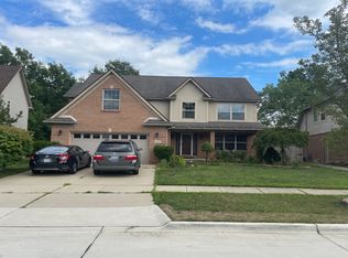 26923 Pepperwood Dr, Woodhaven, MI 48183