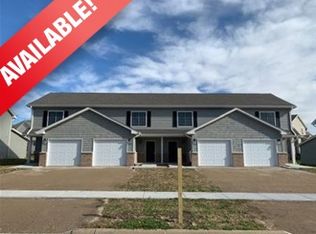 4647 Squaw Valley Dr, Loves Park, IL 61111