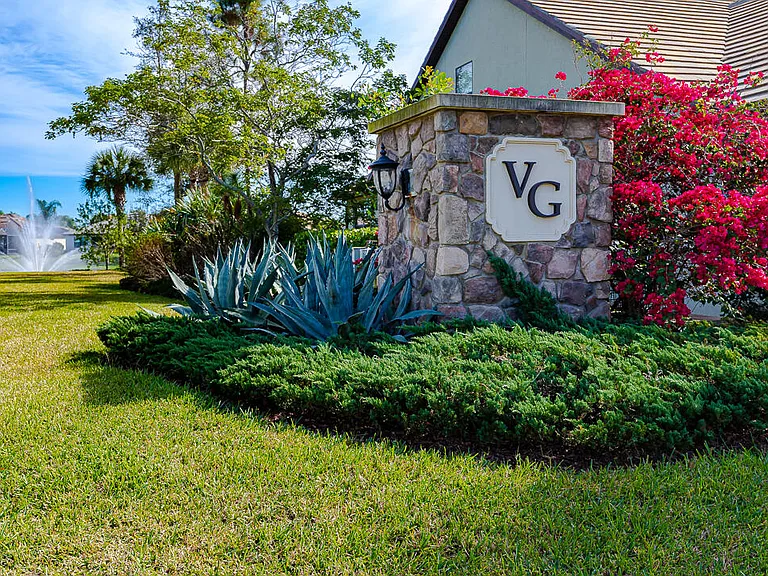 471 SE Vallarta Dr — Photo 48