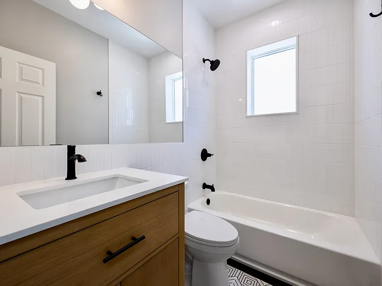 1809 S Laflin St #2R — Photo 12