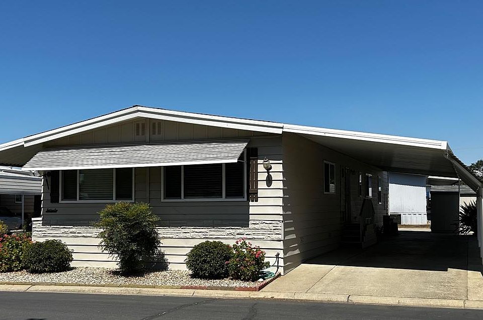 1st image of 202 Plaza Dr