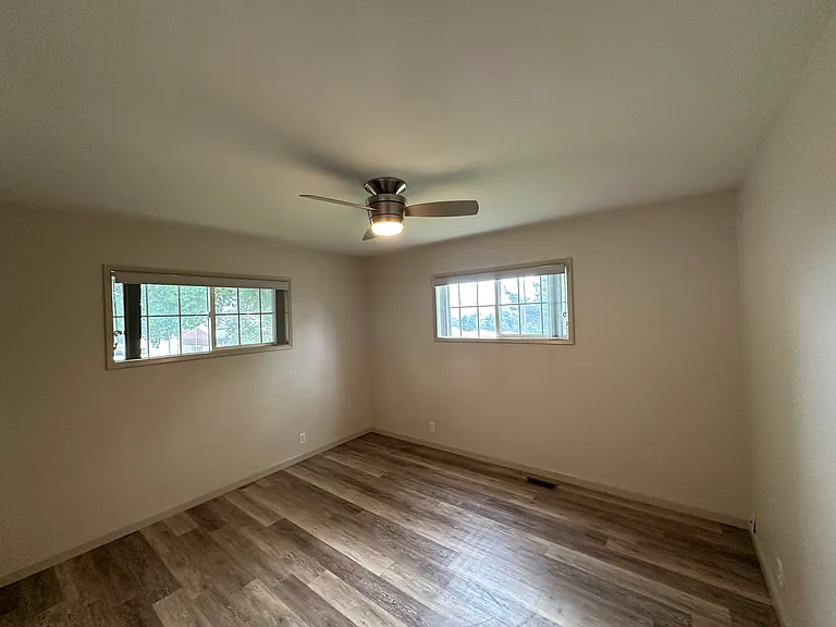 2405 SW Marshall Ave — Photo 32