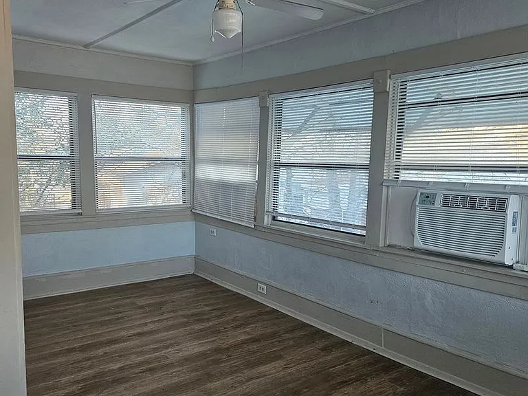 223-B2 N Hollywood Ave — Photo 1