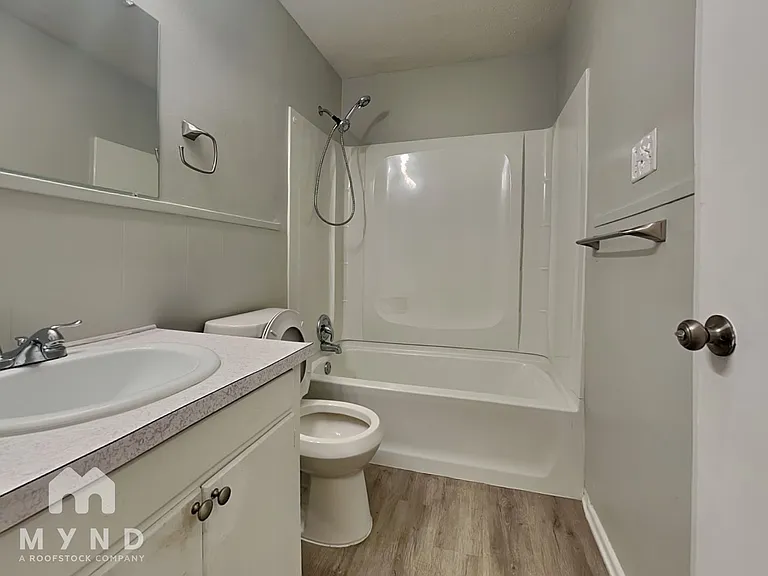 605 Thompson Dr — Photo 18