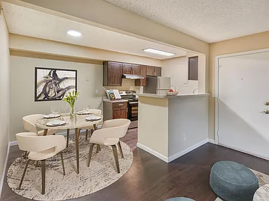 1BR, 1BA - 760 SF