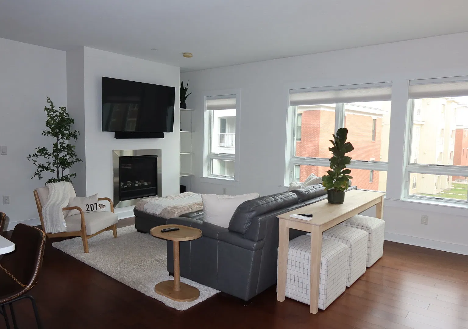 1 bed, 918 sqft, $3,000 — Photo 2