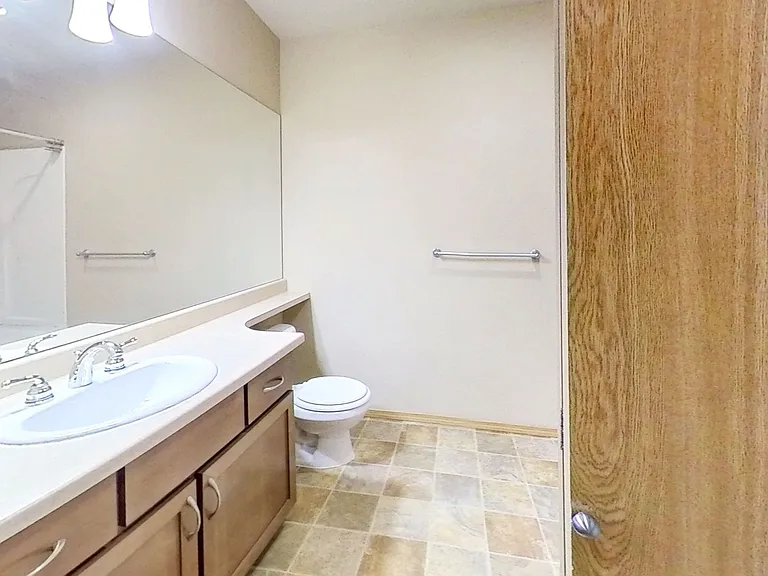 Mckenze Square Apartments — Photo 11