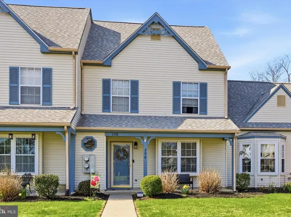 206 Knoll Dr, Blackwood, NJ 08012