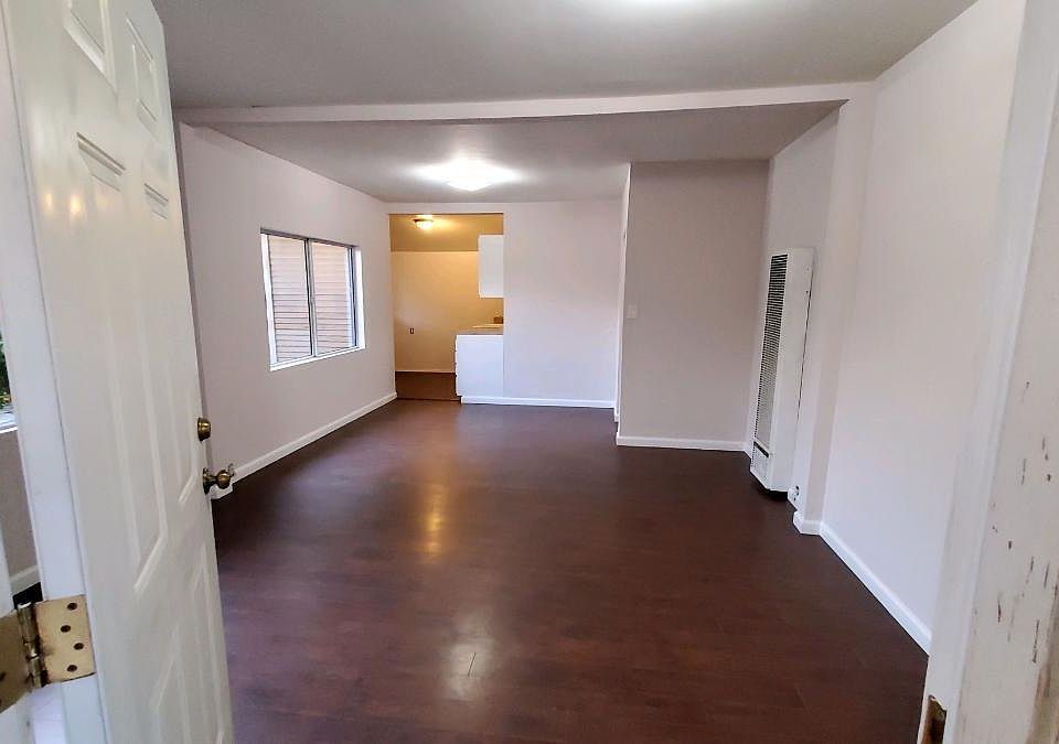 1st image of 340 W Acacia Ave #1/2