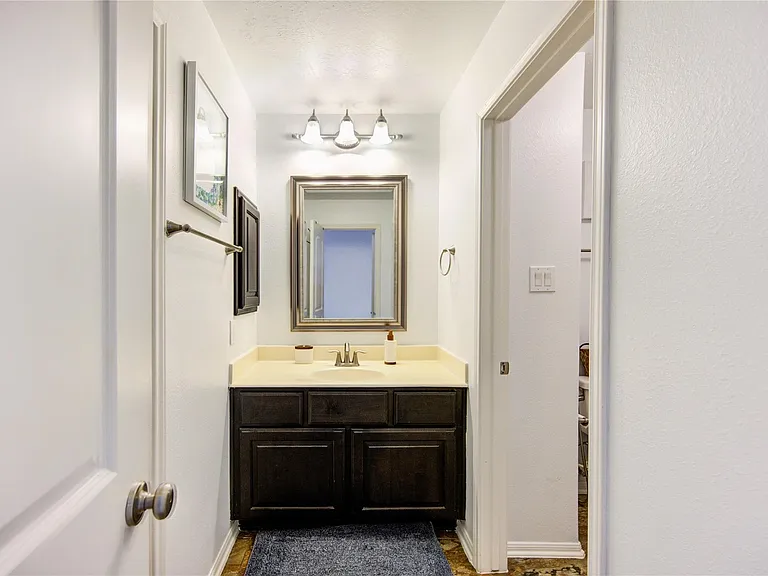 10702 Claythorne Ct — Photo 35