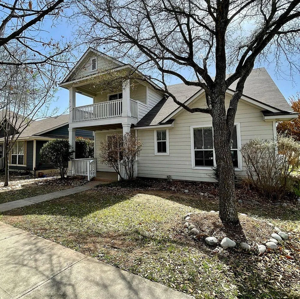 Building Photo - 161 Strawn