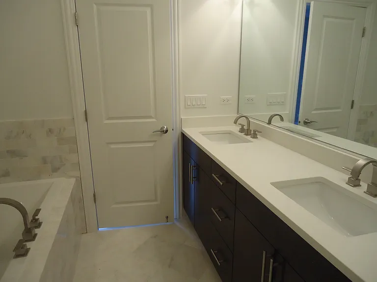 3342 N Southport Ave — Photo 10