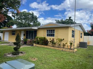 621 SW 68th Ave, Pembroke Pines, FL 33023