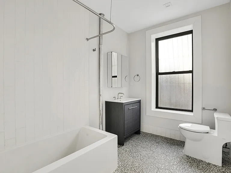 45 Argyle Rd #1C — Photo 2