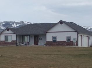 205 Beane Rd, Moxee, WA 98936