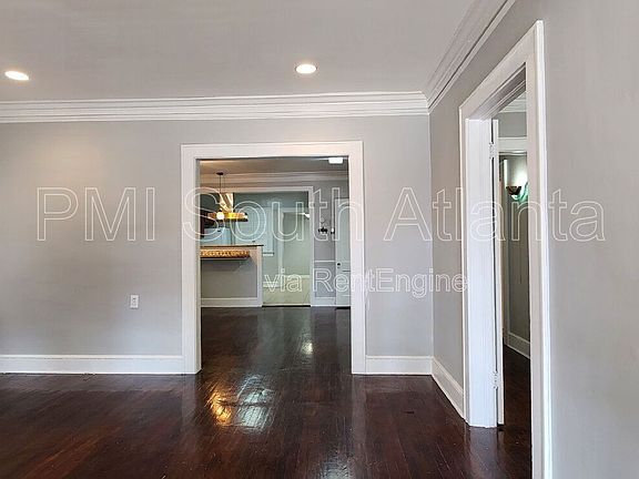 4th image of 3411 N Fulton Ave