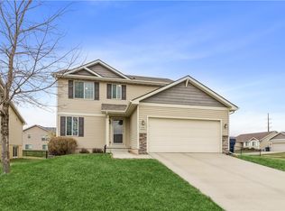 3706 162nd St, Urbandale, IA 50323