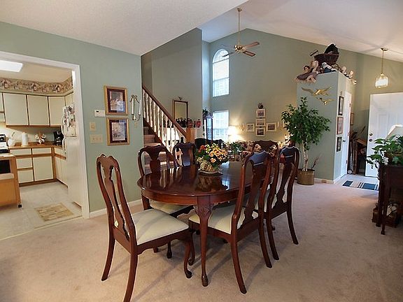 3rd image of 20D Pinehurst Manor
