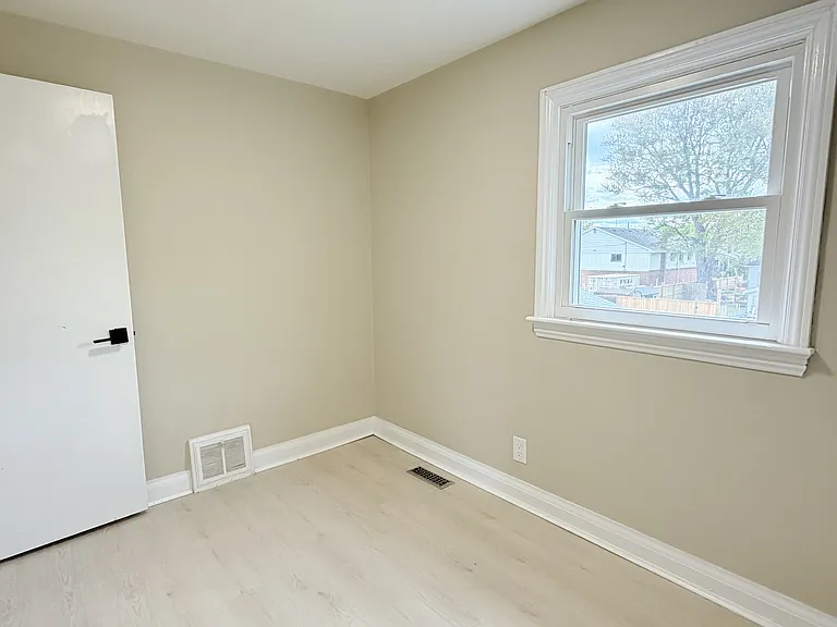 149 Margaret St #2-B — Photo 17
