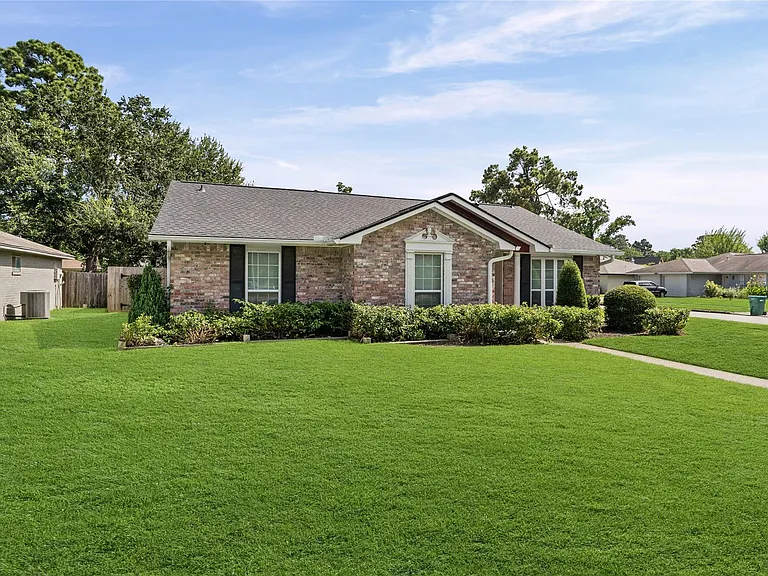 3202 Greenham Ct — Photo 3