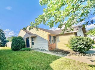 512 Rocky Meadow Dr, Greenwood, IN 46143