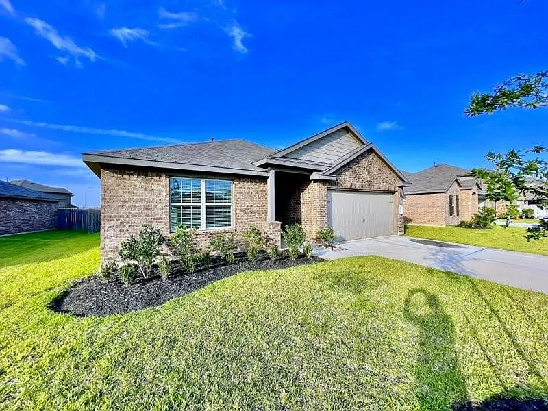 3 bed, 2.0 bath, 1707 sqft, $2,100 — Photo 4