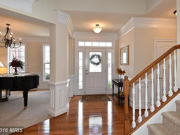 3rd image of 16143 Jordan Crest Ct