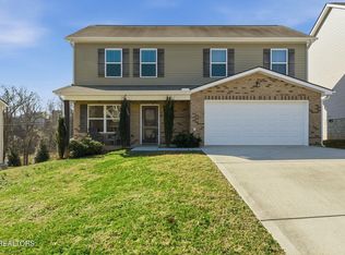 1327 Zamora Ln, Knoxville, TN 37912