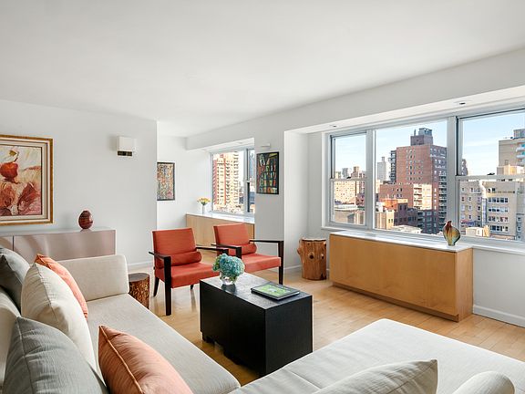 4th image of 301 E 75th St #12HJ