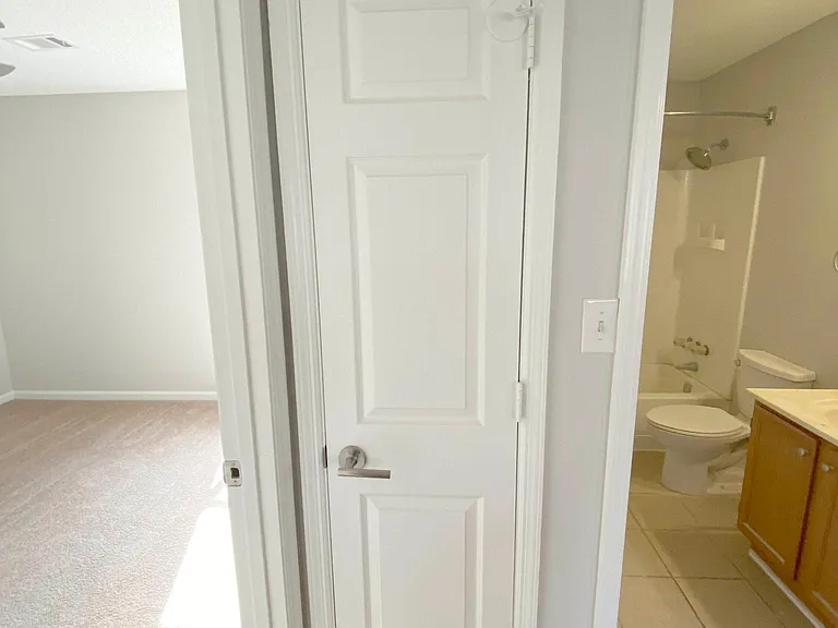 1575 Foote St NE #B — Photo 8