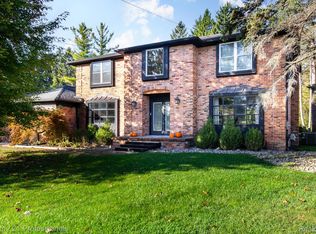 9418 Oakmont Dr, Grand Blanc, MI 48439
