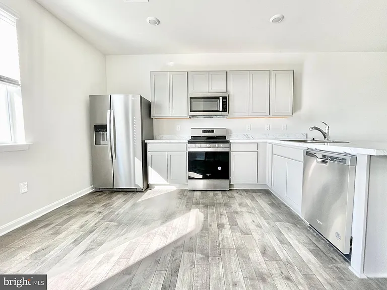 522 Ridgely Blvd — Photo 5