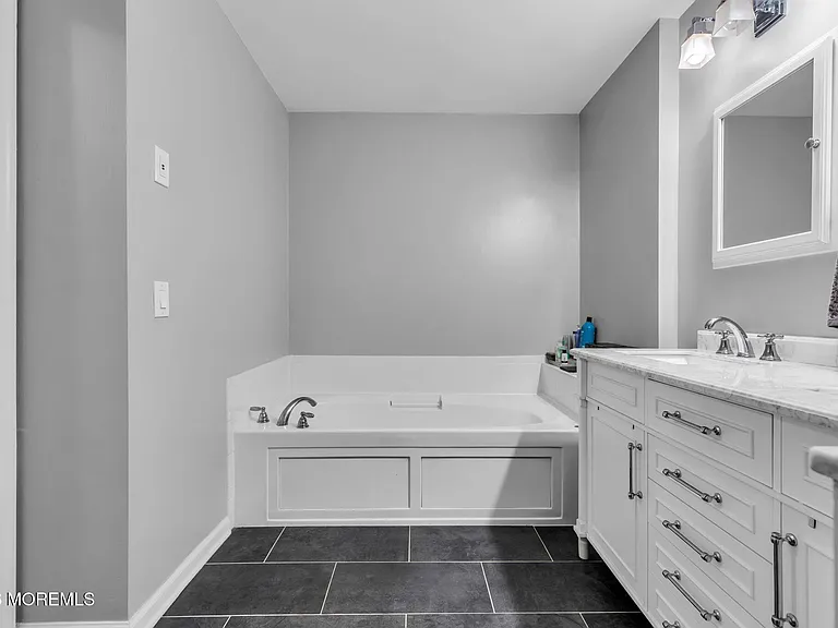 196 Shinnecock Dr — Photo 20