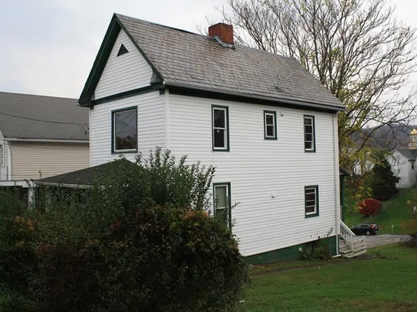 650 Park St, California, PA 15419