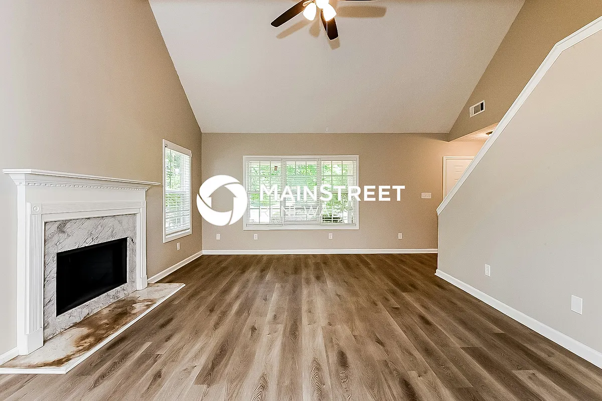 Living Room - 20 Haywood Ct