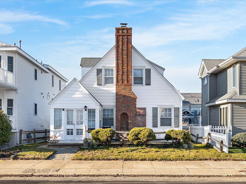 1st image of 2112 Wesley Ave
